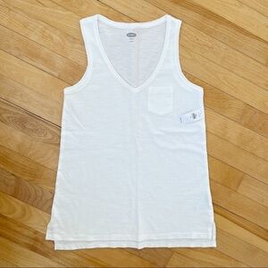 NWT Old Navy Everywhere White Sleeveless Shirt - Size XS